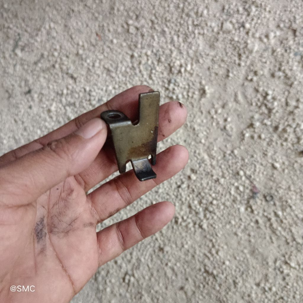 plat tahanan penahan kabel spul pulser suzuki smash ori