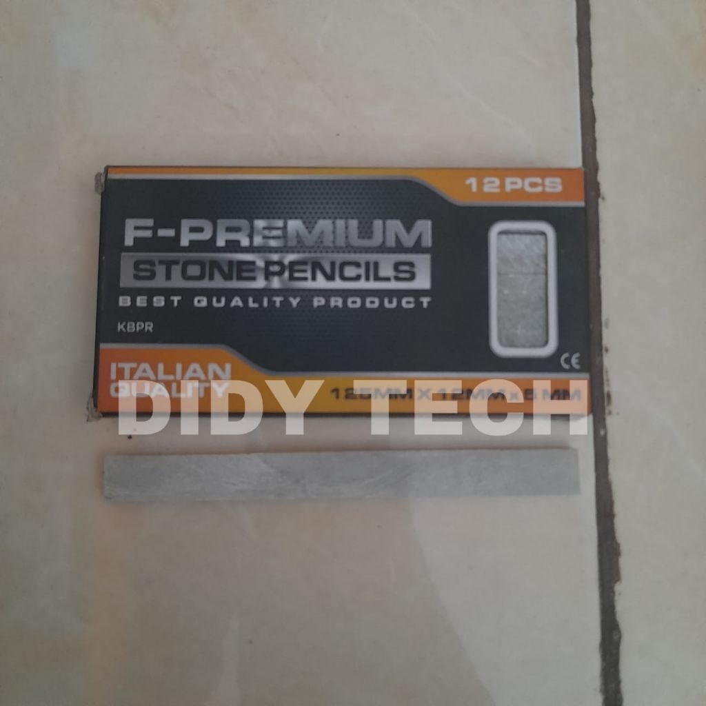 

Kapur besi atau stone pencils merek F-Premium, yang digunakan untuk menandai permukaan logam atau besi