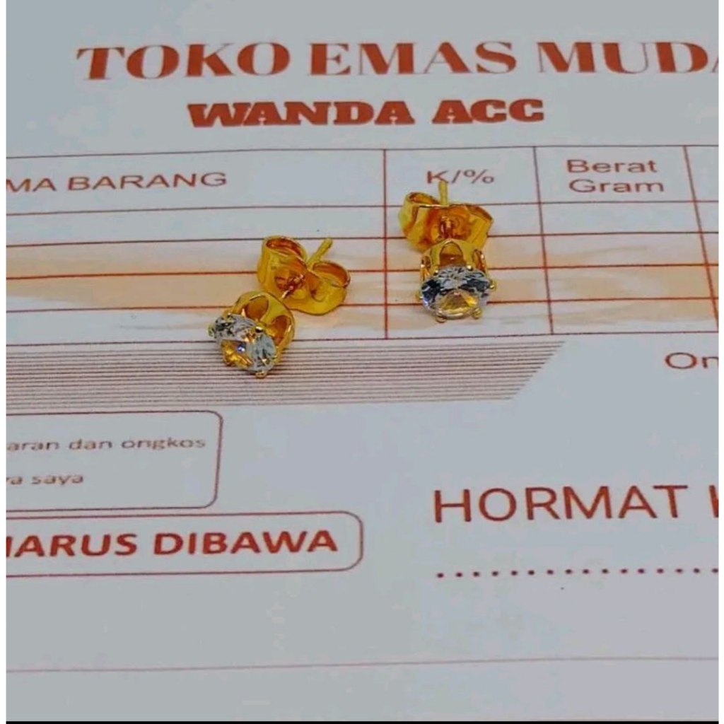 Anting tusuk berlian mata satu lapis emas muda terbaru