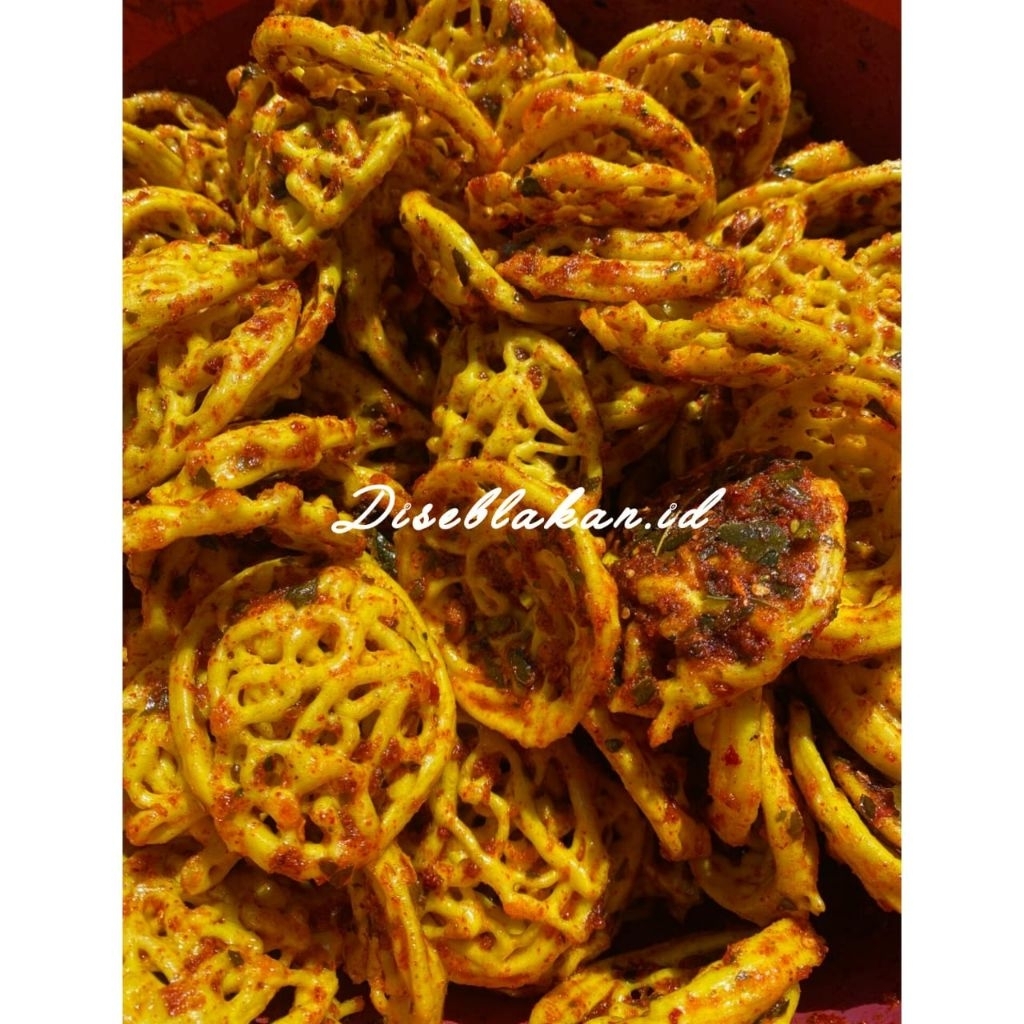 

Seblak kerupuk mie kerupuk ciplok kerupuk cikruh pedas daun jeruk kemasan 200gram