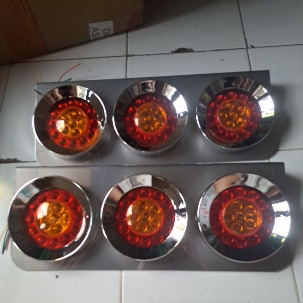 Lampu stop lamp led truk fuso 24V 3 mata bulat led