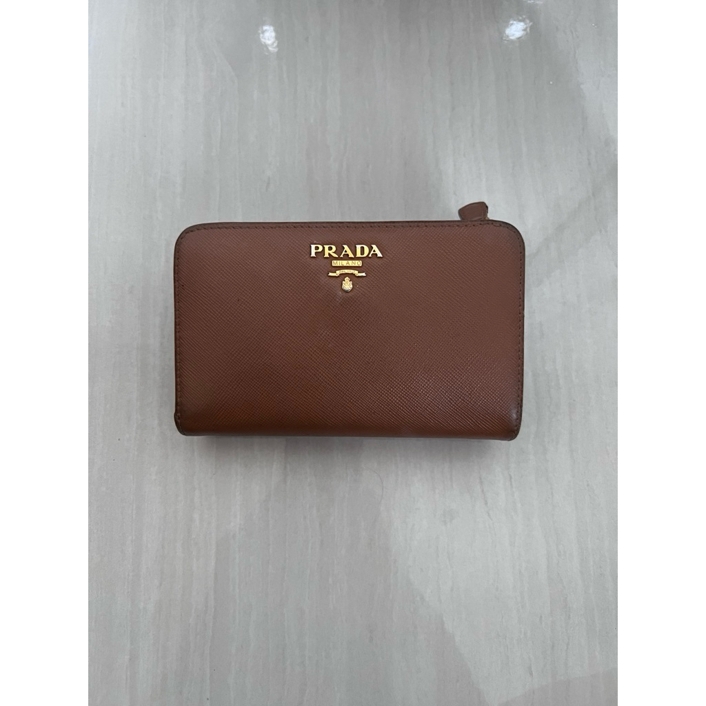 Preloved prada compact wallet brown authentic