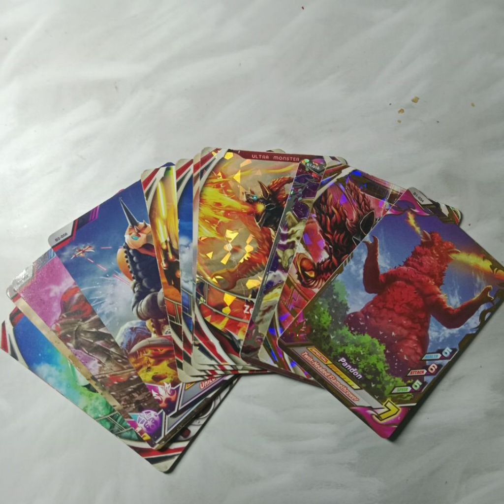 Kartu Ultraman Kaiju/Seijin , Original Bandai, Masih bagus,