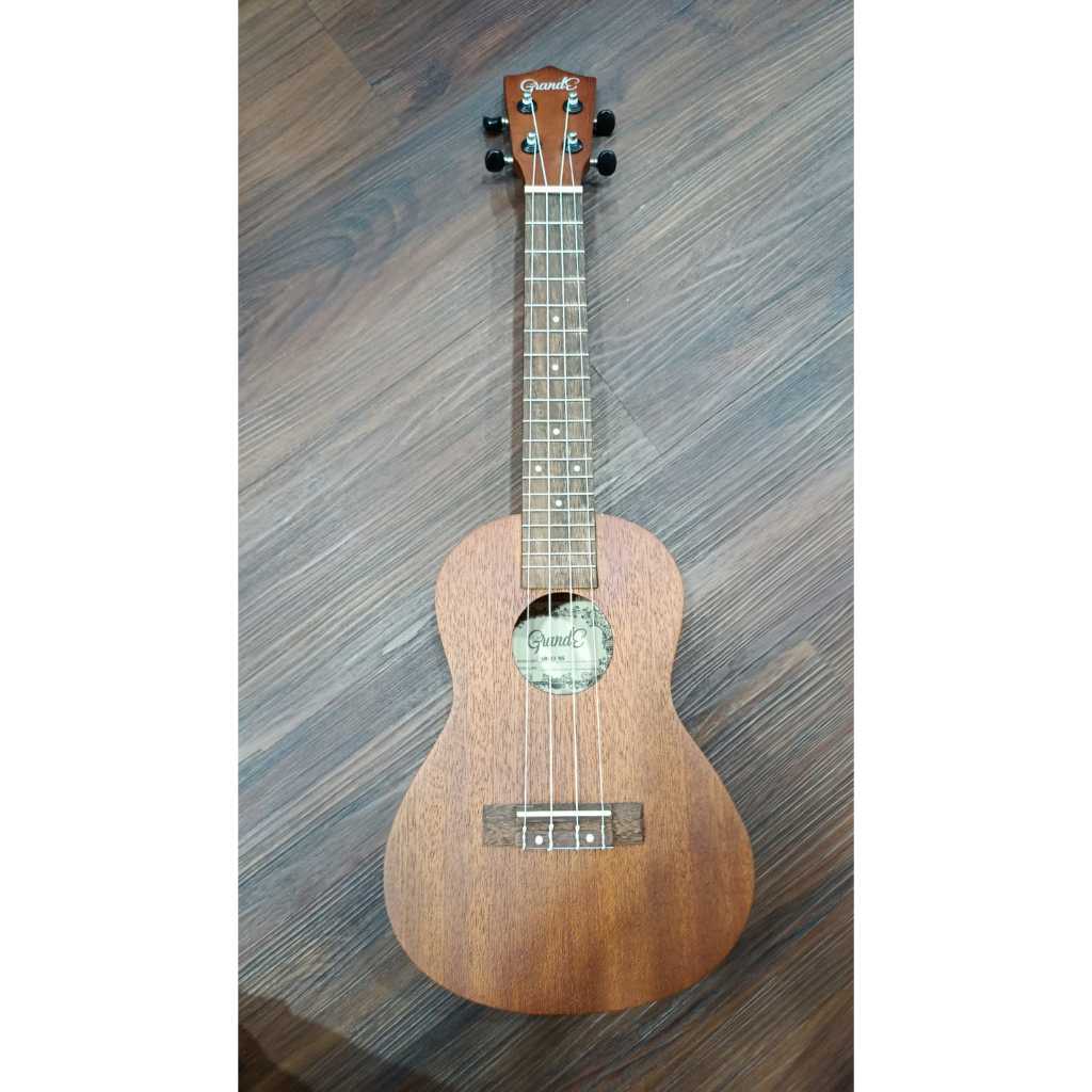 GRANDE UKULELE UK-23 NS (+TAS)