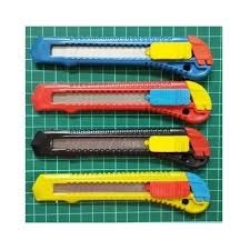 

Pisau Cutter Besar Tacco WARNA harga per pcs