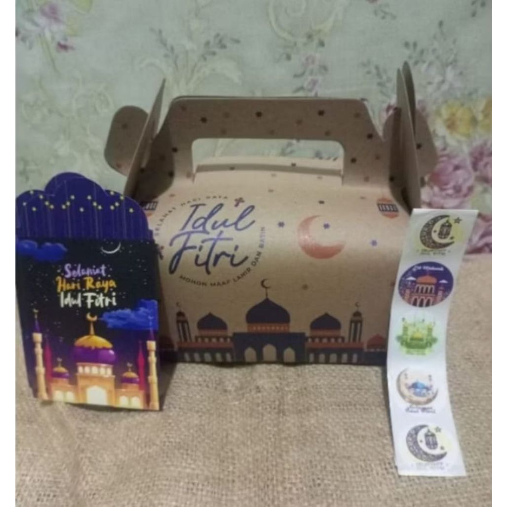 

Gable Box Lebaran isi 10(Free Amplop & Stiker)