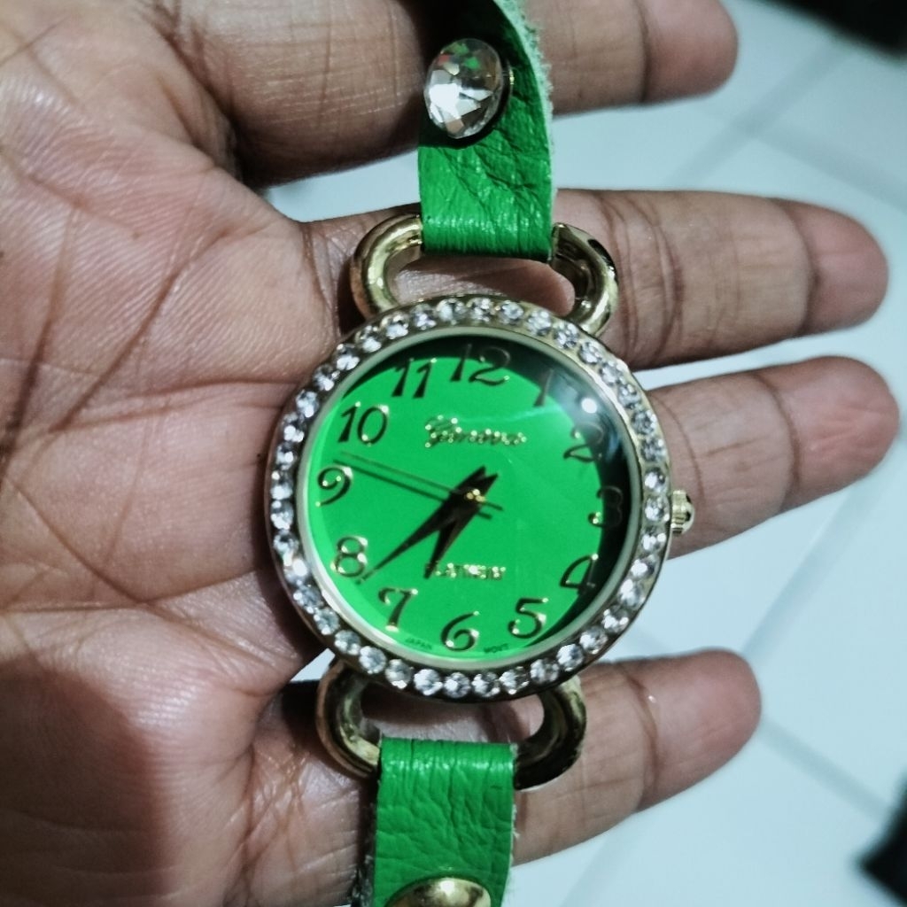 jam lilit kulit asli.brand GENEVA.preloved.baca deskripsi