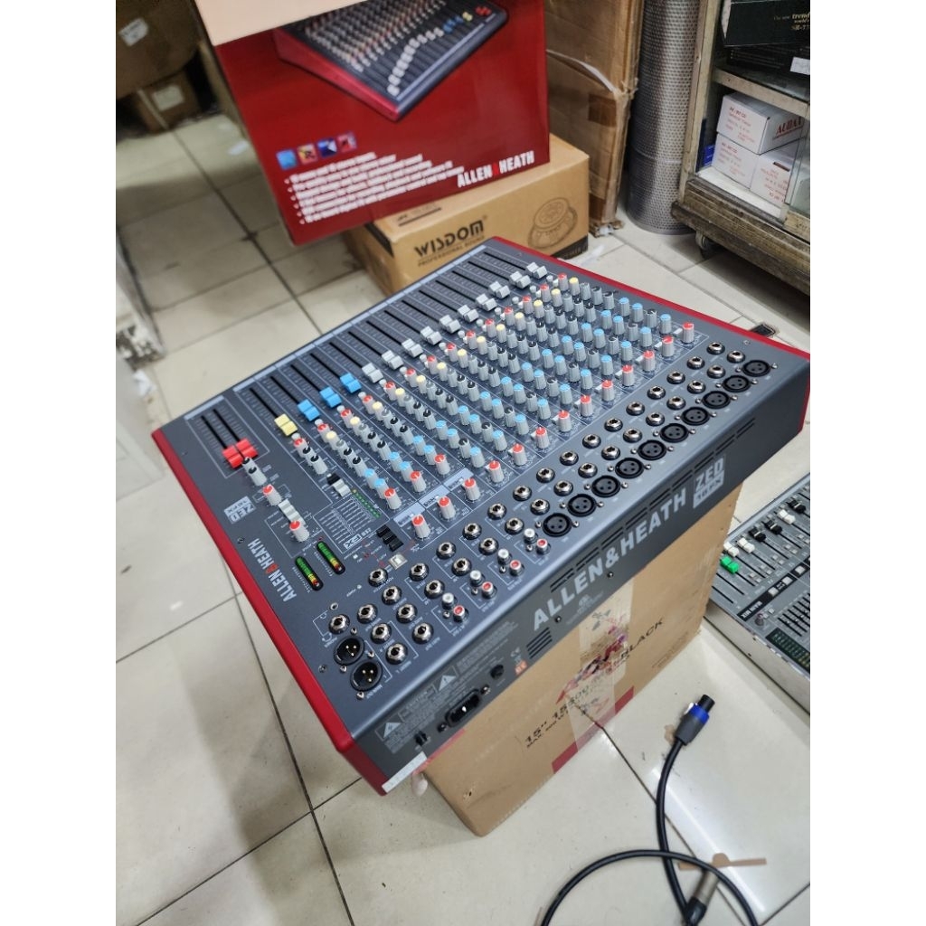 Mixer Audio Allen Heath ZED 16 FX / Allen & Heath ZED16FX / ZED 16FX GRADE A