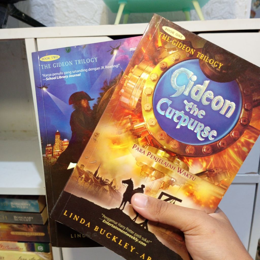Novel Preloved Gideon the Cutpurse #1 & The Tar Man #2