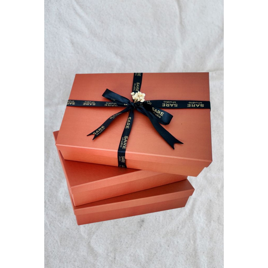 

Box Hadiah & Kartu Ucapan | Gift Box SARE Studio