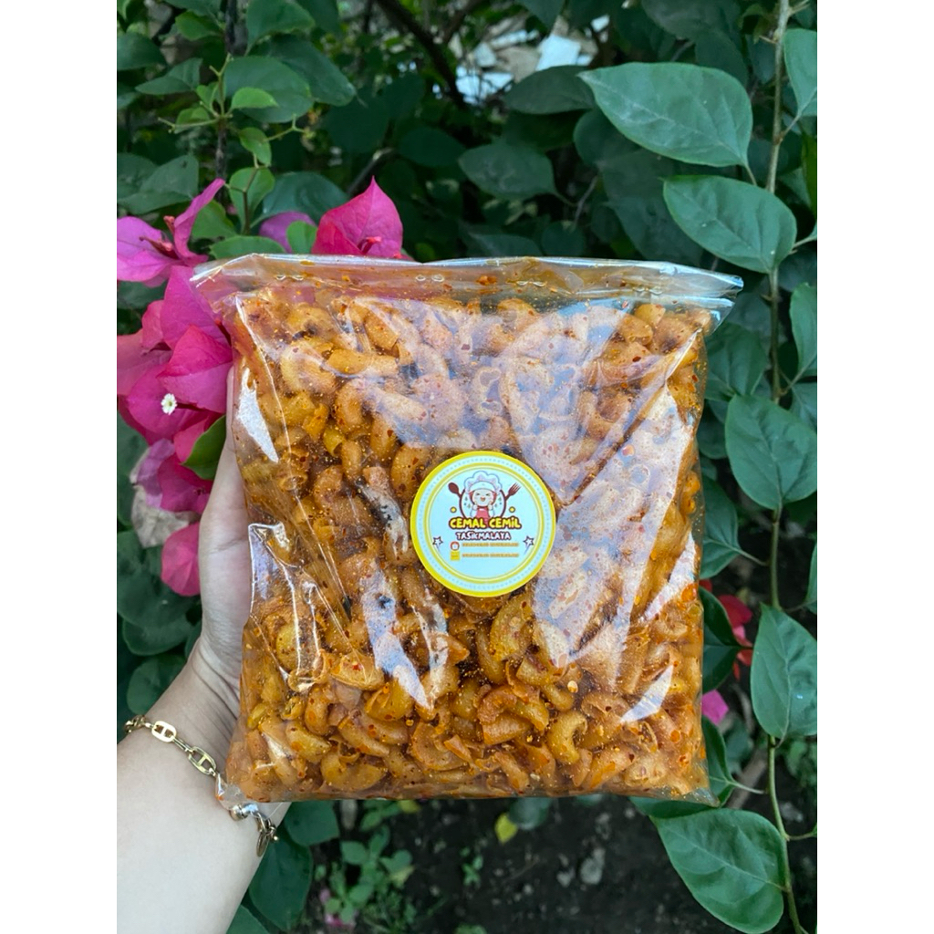 

Makaroni Cikruh daun jeruk 250gr/125gr/makaroni pedas daun jeruk