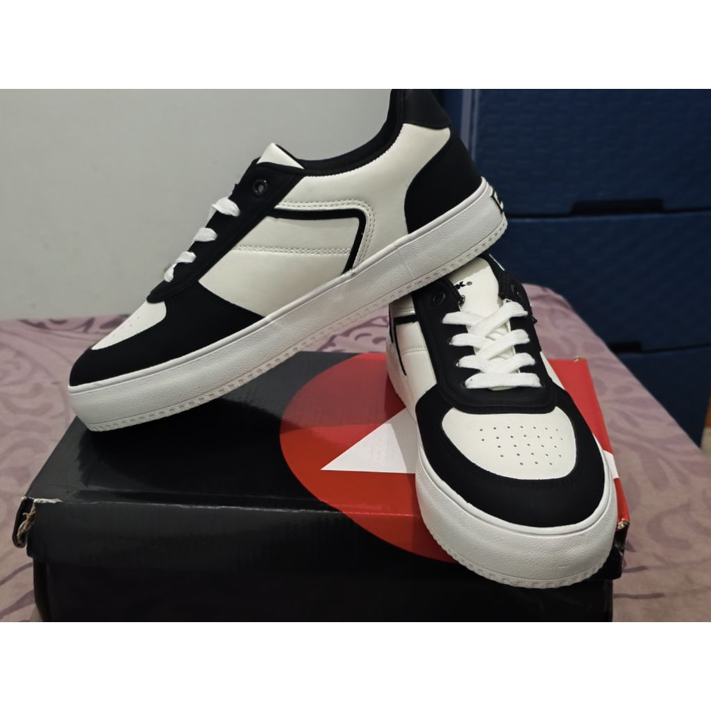 Ori  Sepatu Airwalk Pria type Sneakers (baru)