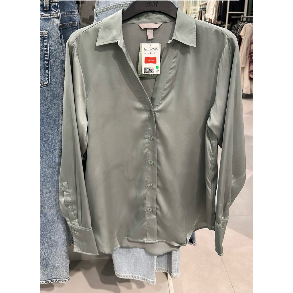 H&M Blouse V Neck Satin