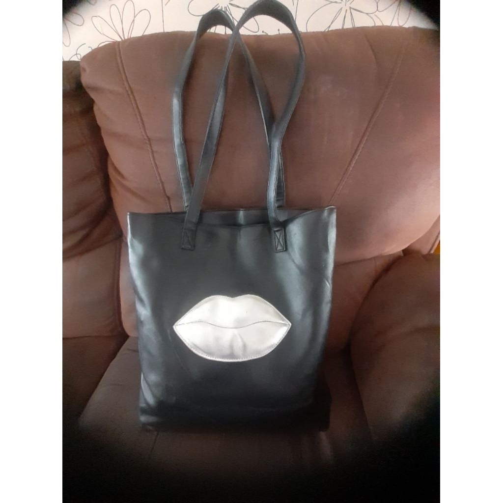 Tas Wanita Tote Bag Preloved Second Branded 'Amore Pasific' ( size 33× 28 )