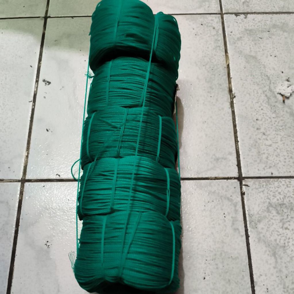 

Tali Tambang 1 1/2 mm ( 1 roll=200 gr)