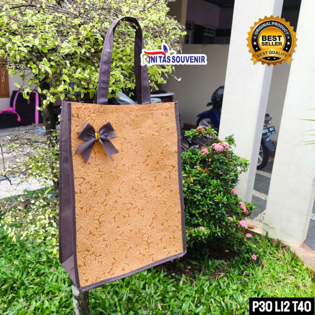 

Tas Spundbond Embos Ketebalan 75 GSM Custom ukuran