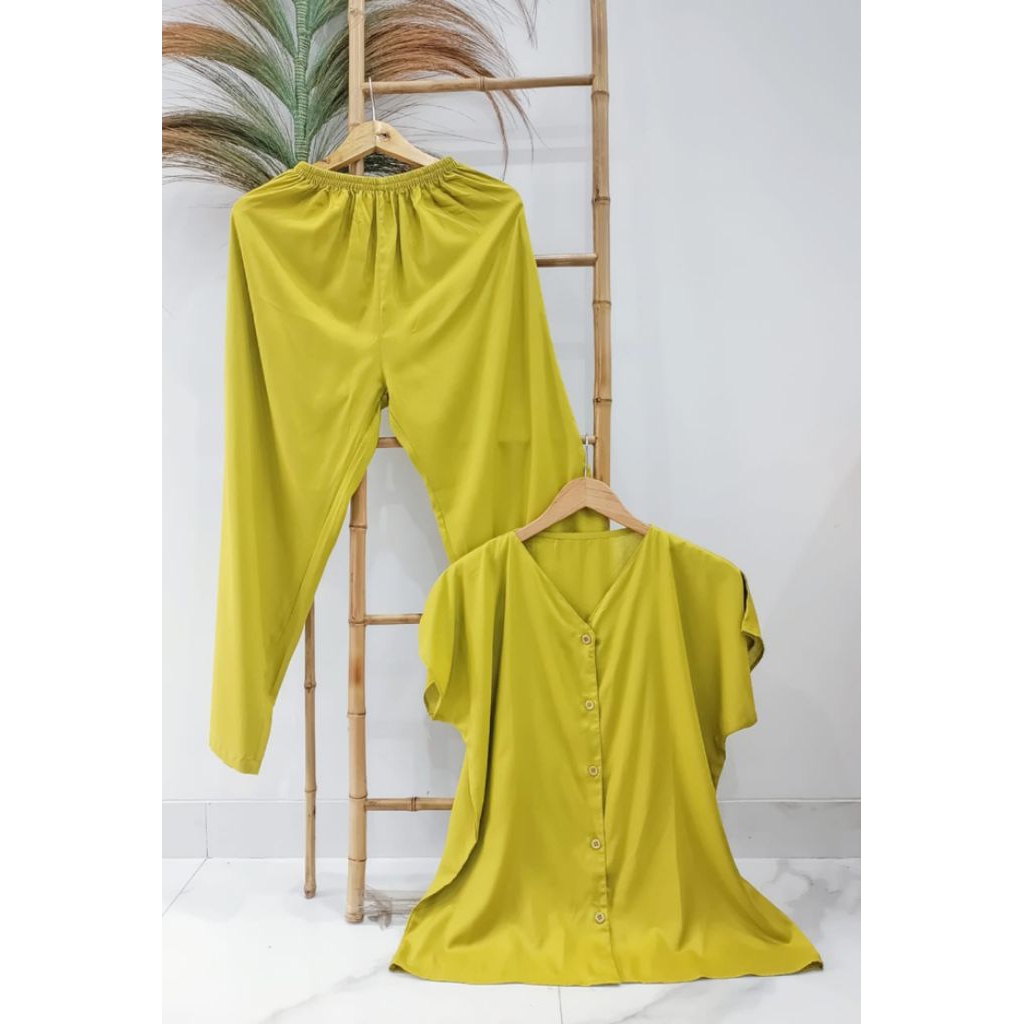 ALMIRA STORE - SETELAN RAYON POLOS TANGAN PENDEK