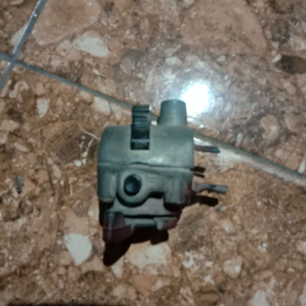 holder kiri Yamaha v80