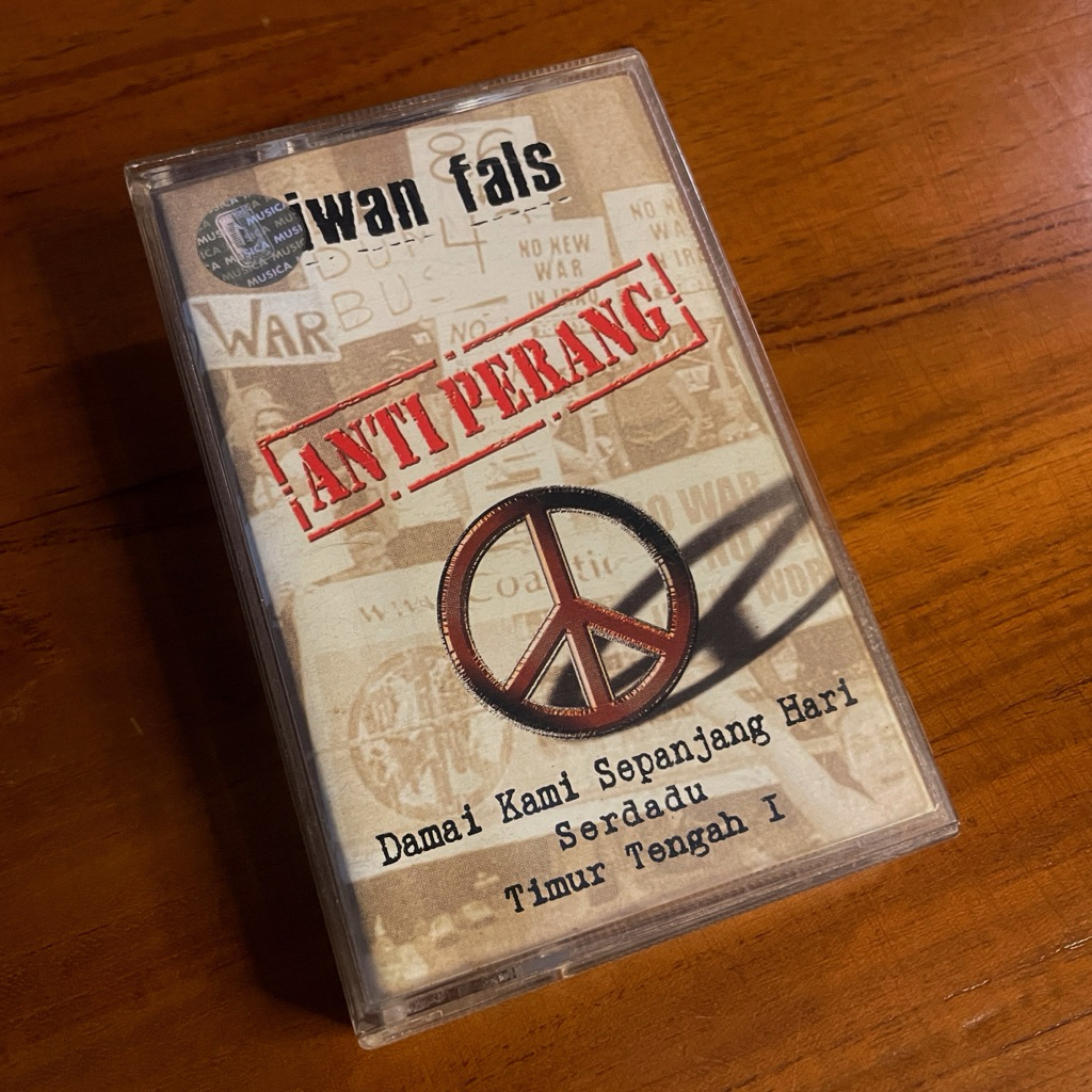 kaset pita iwan fals anti perang