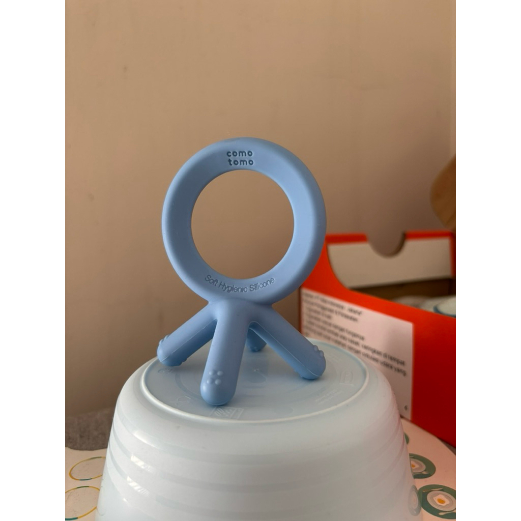 NETT Comotomo Teether PRELOVED