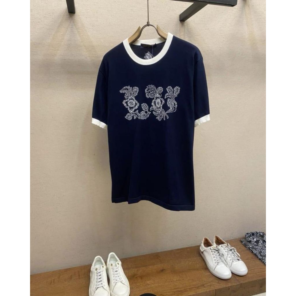 Baju Kaos T shirt Knit Pria LV