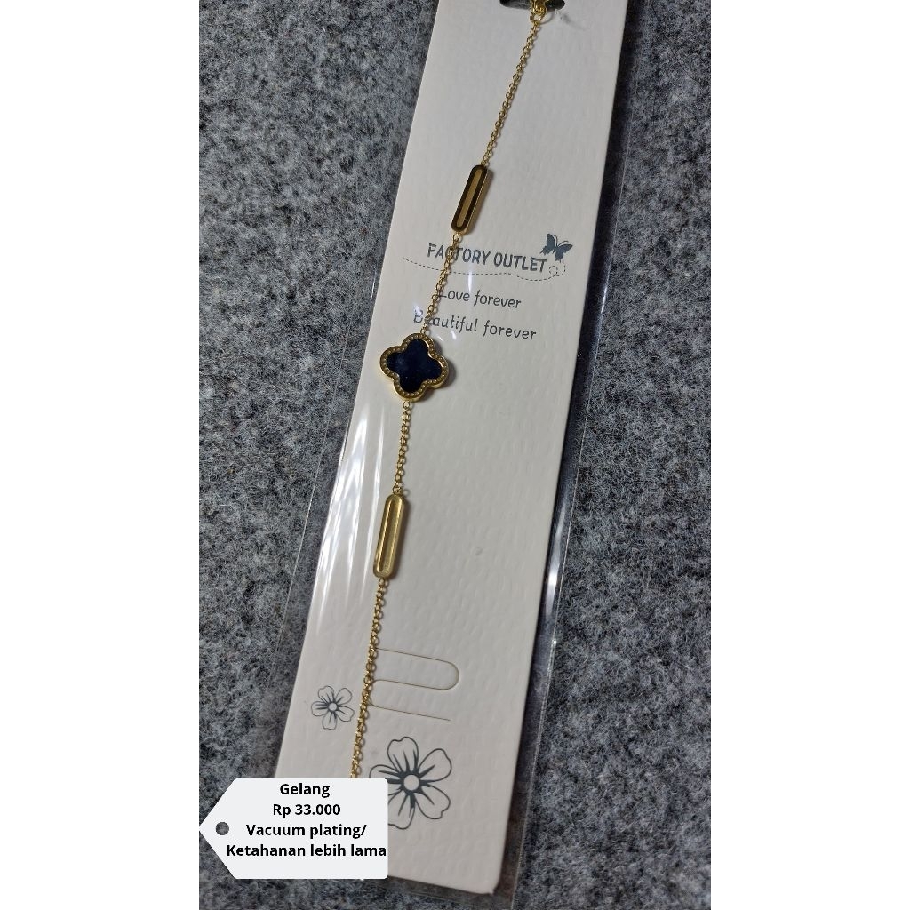 Gelang Van Cleef Gold Titanium