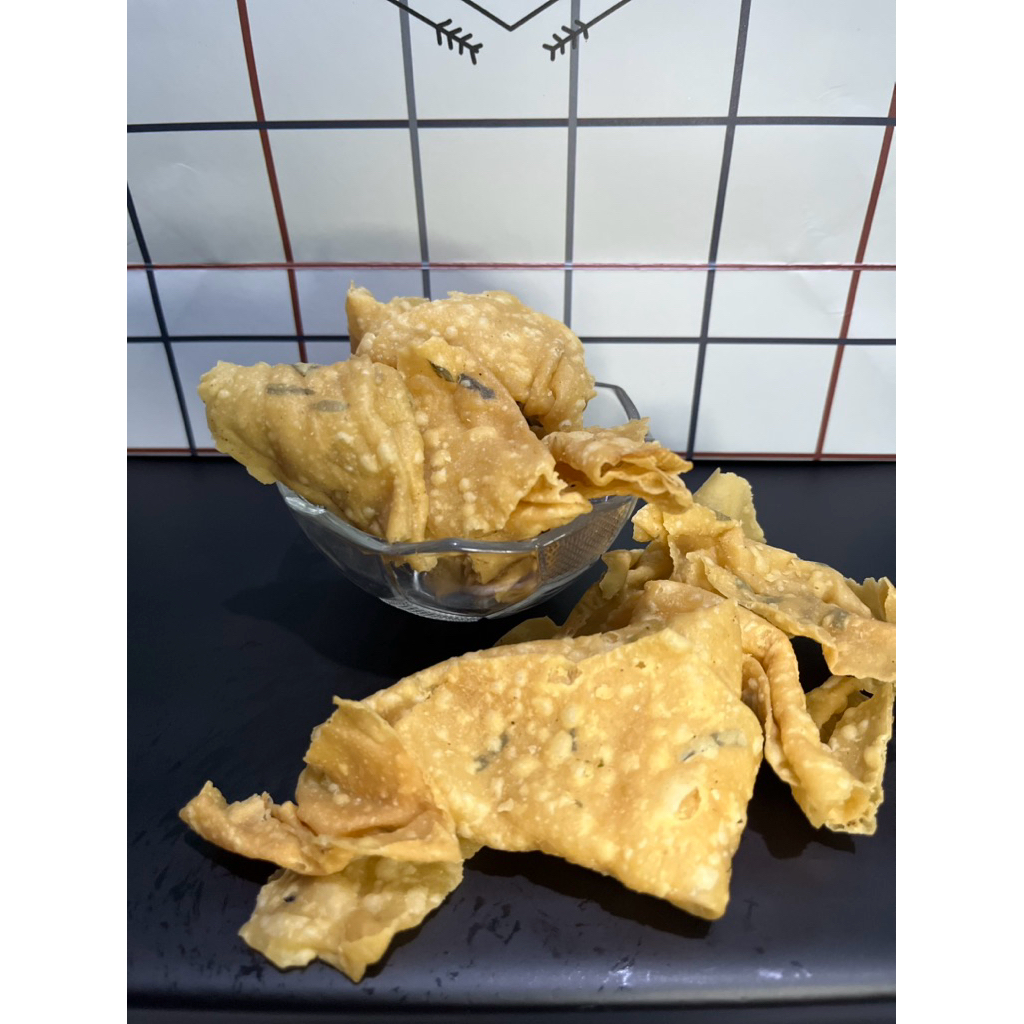 

KRIPIK PANGSIT BAWANG RENYAH GURUH