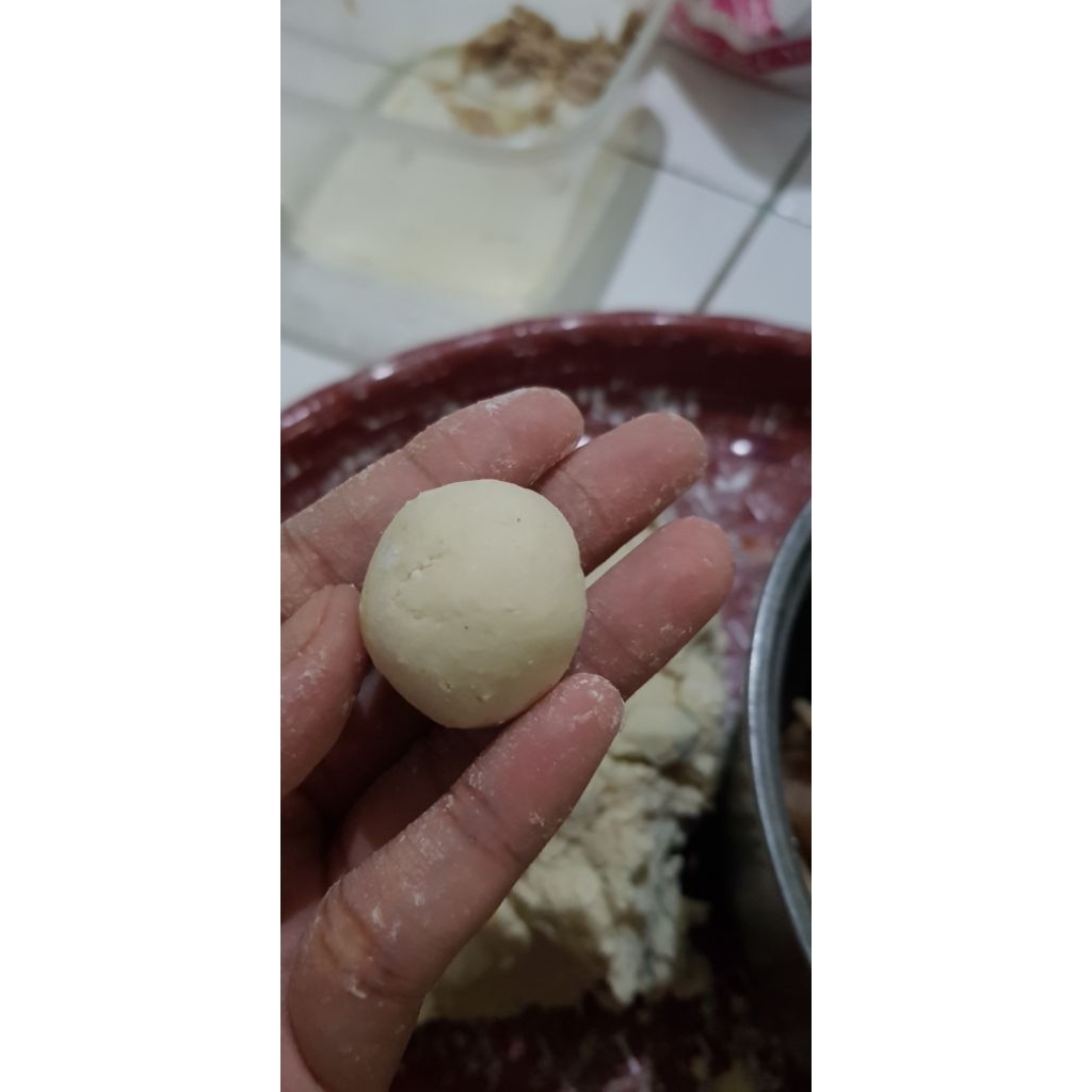 

CILOK ISI AYAM SUWIR DENGAN BUMBU KACANG