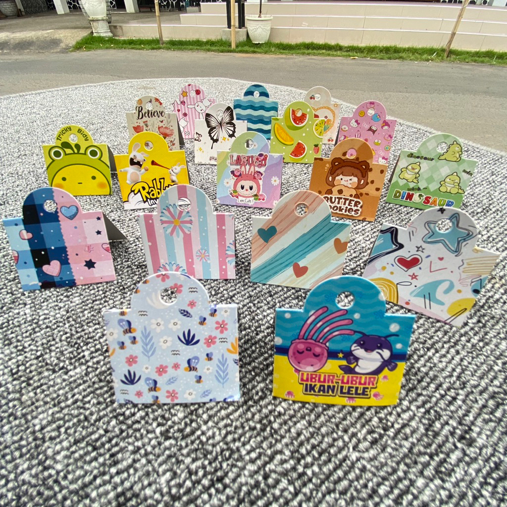 

(isi 100 PCS ) Hang Tag Aksesoris / Hangtag Label / Gantungan Produk Label Lipat