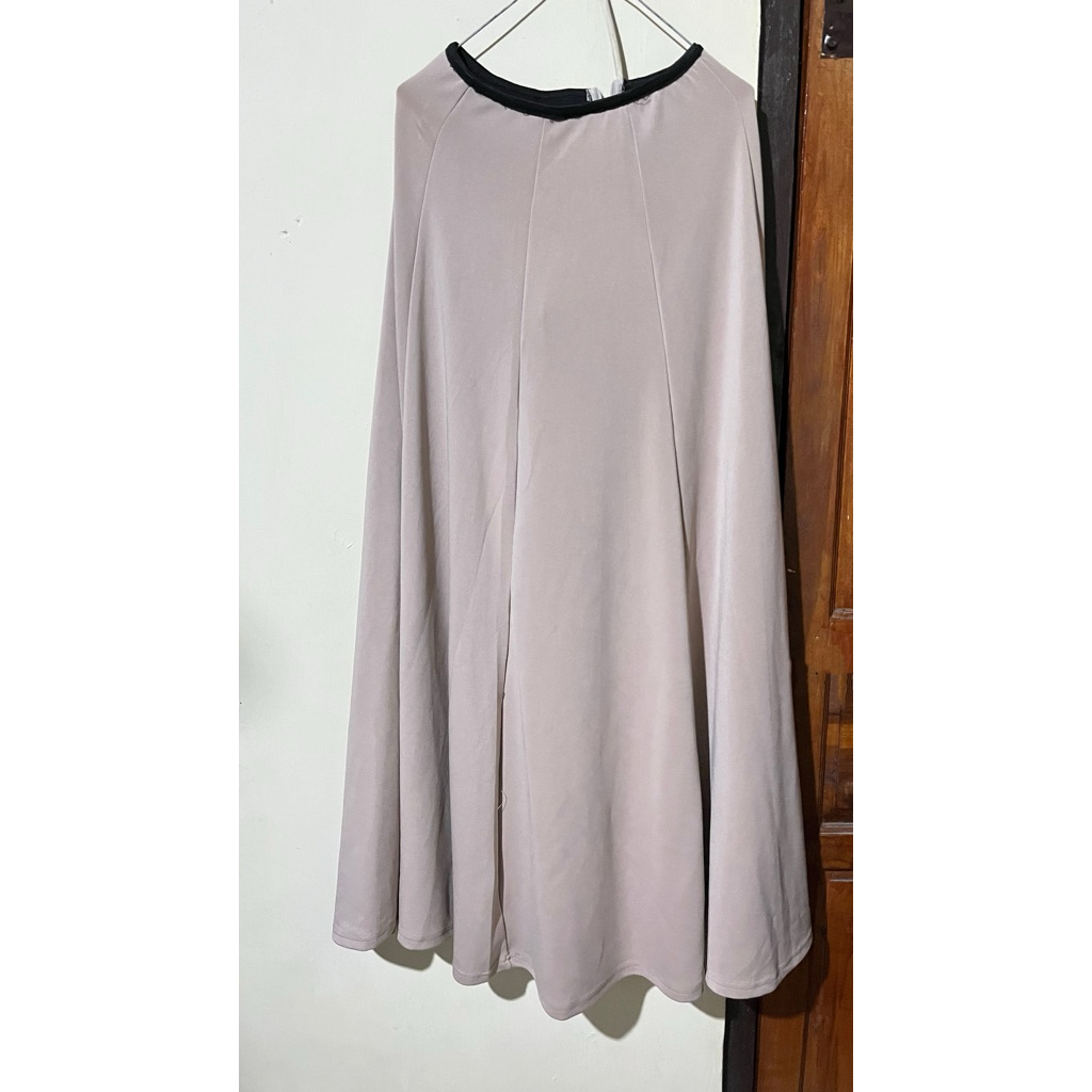 Rok Scuba Polos Warna Coksu