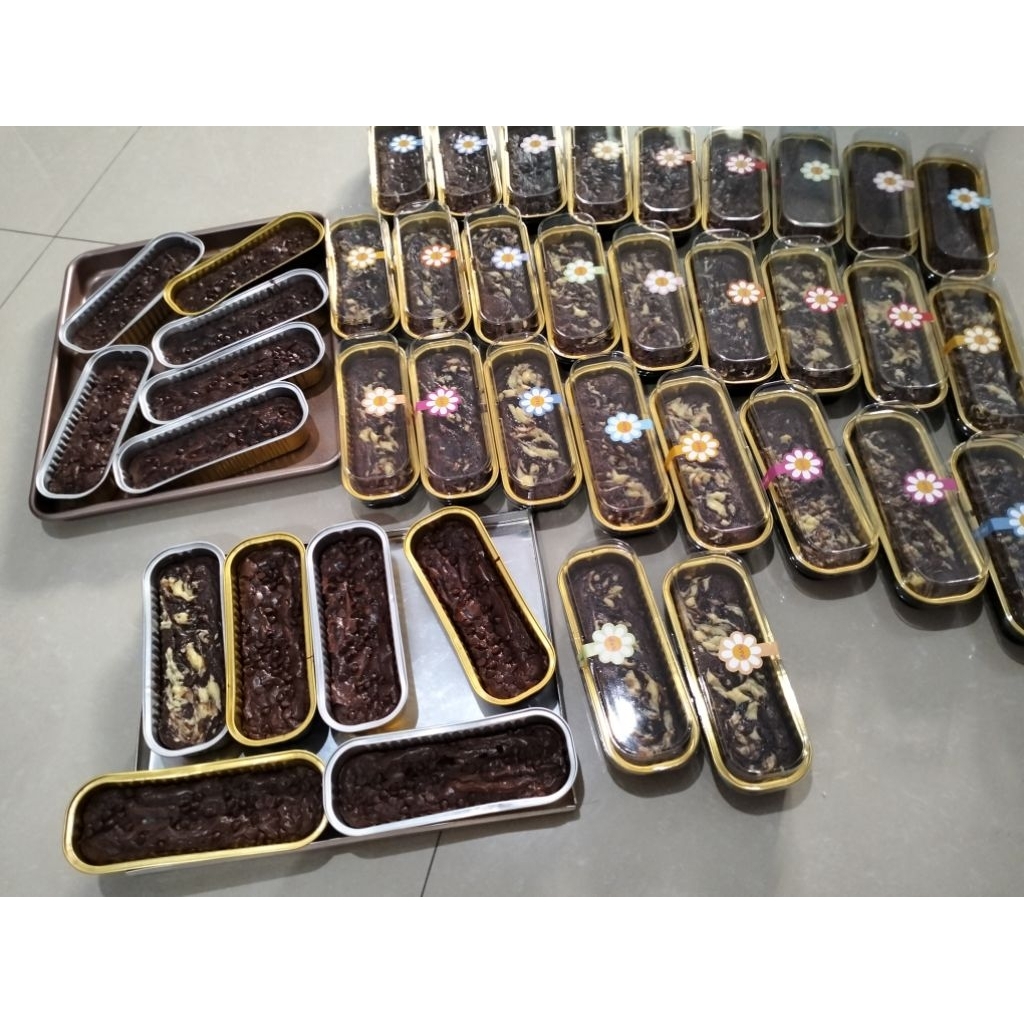 

Brownies Fudgy Dark Chocolate cheesecake creamcheese/Brownies panggang FRESH OVEN size kotak 16.5 x 6.5 cm PREMIUM