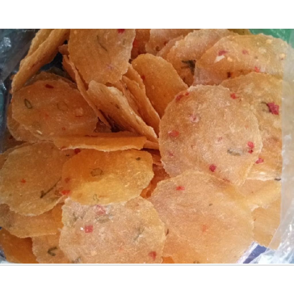 

keripik singkong mentah.pedas daun bawang