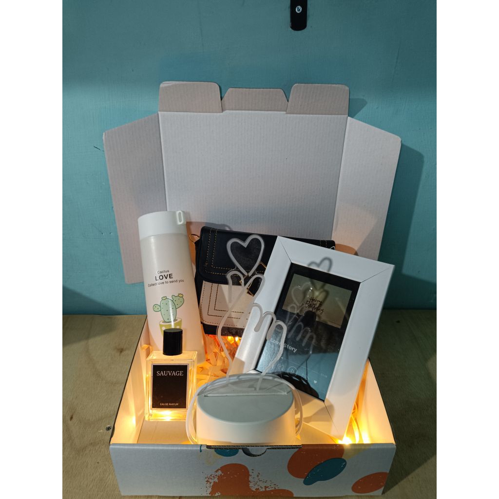 

Paket Hampers Lengkap//Kado Ulang Tahun//Kado Anniversary Premium