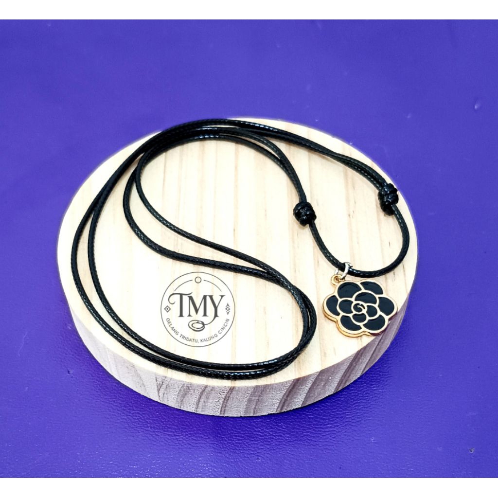 Kalung Korea Bandul Bunga Mawar Hitam