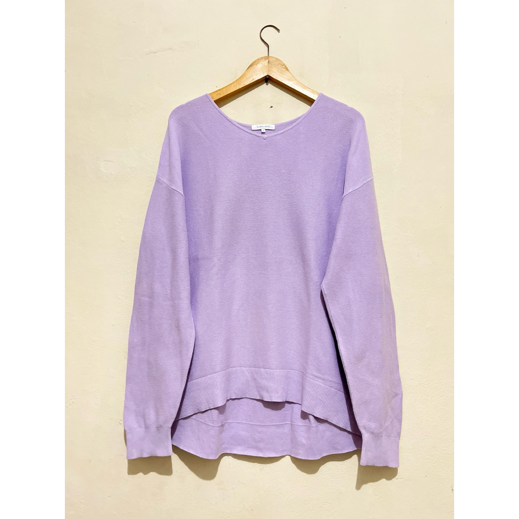 Preloved Global Work Sweater Vneck Lengan Panjang Lilac Second