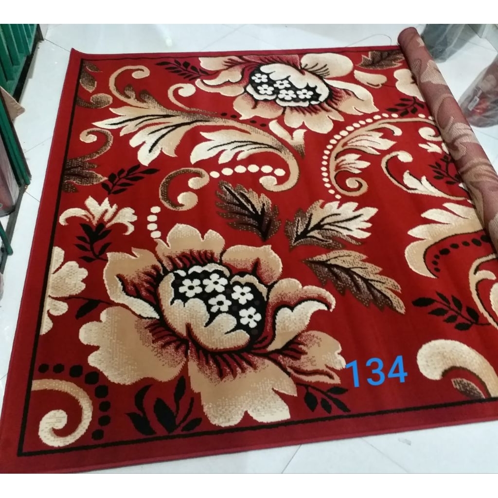 karpet permadani merek moderno  ukuran 160x210