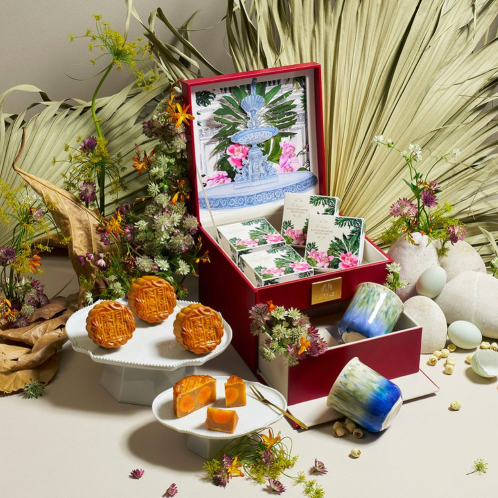 

Raffles Singapore Hotel Mooncake x Newby Tea Special Collection Bundle
