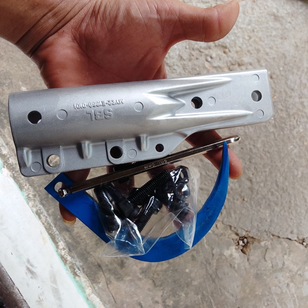 satu set holder-klem-G222-pro-klem-holder lengkap dengan cantolan & kunci L