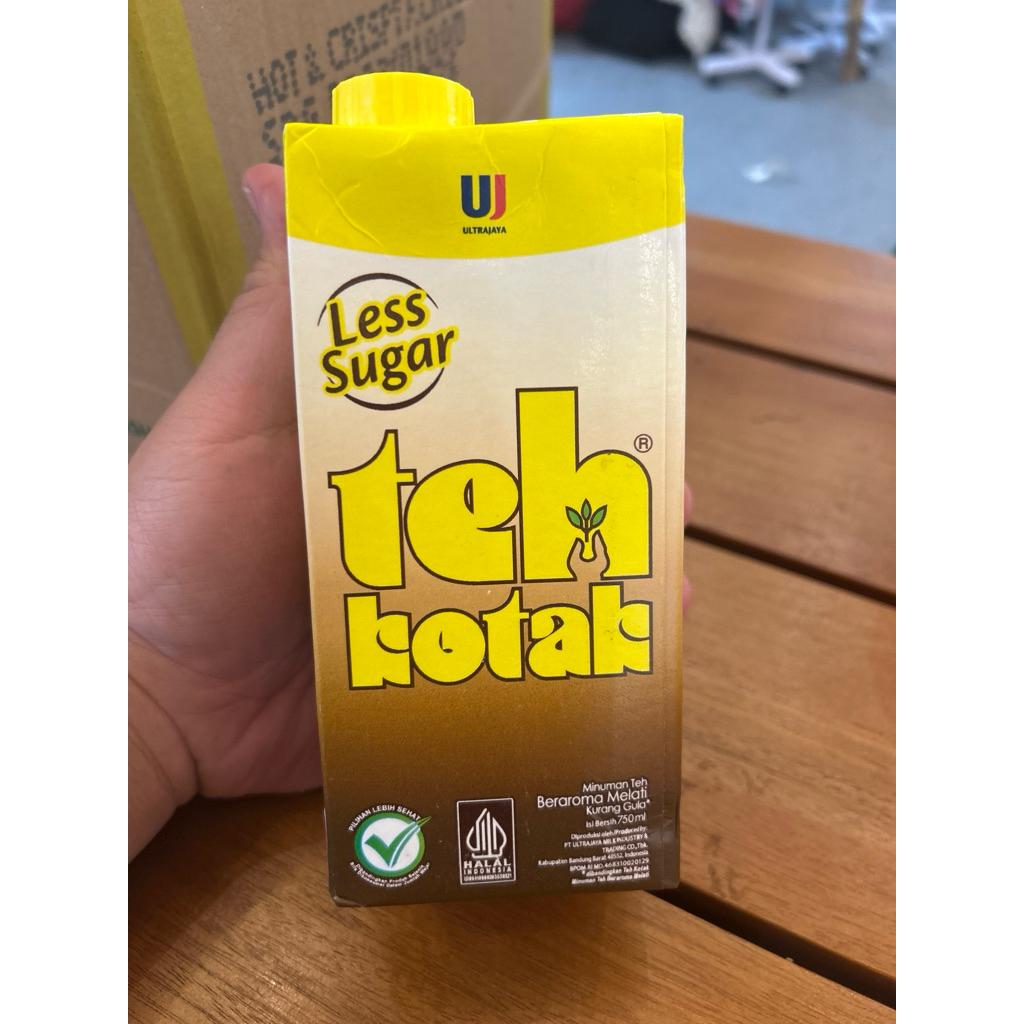 

TEH KOTAK ultra less sugar 750ml