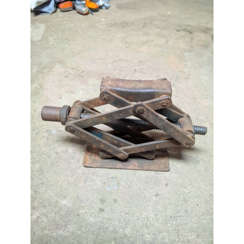 Dongkrak gunting lawas scissor jack vintage
