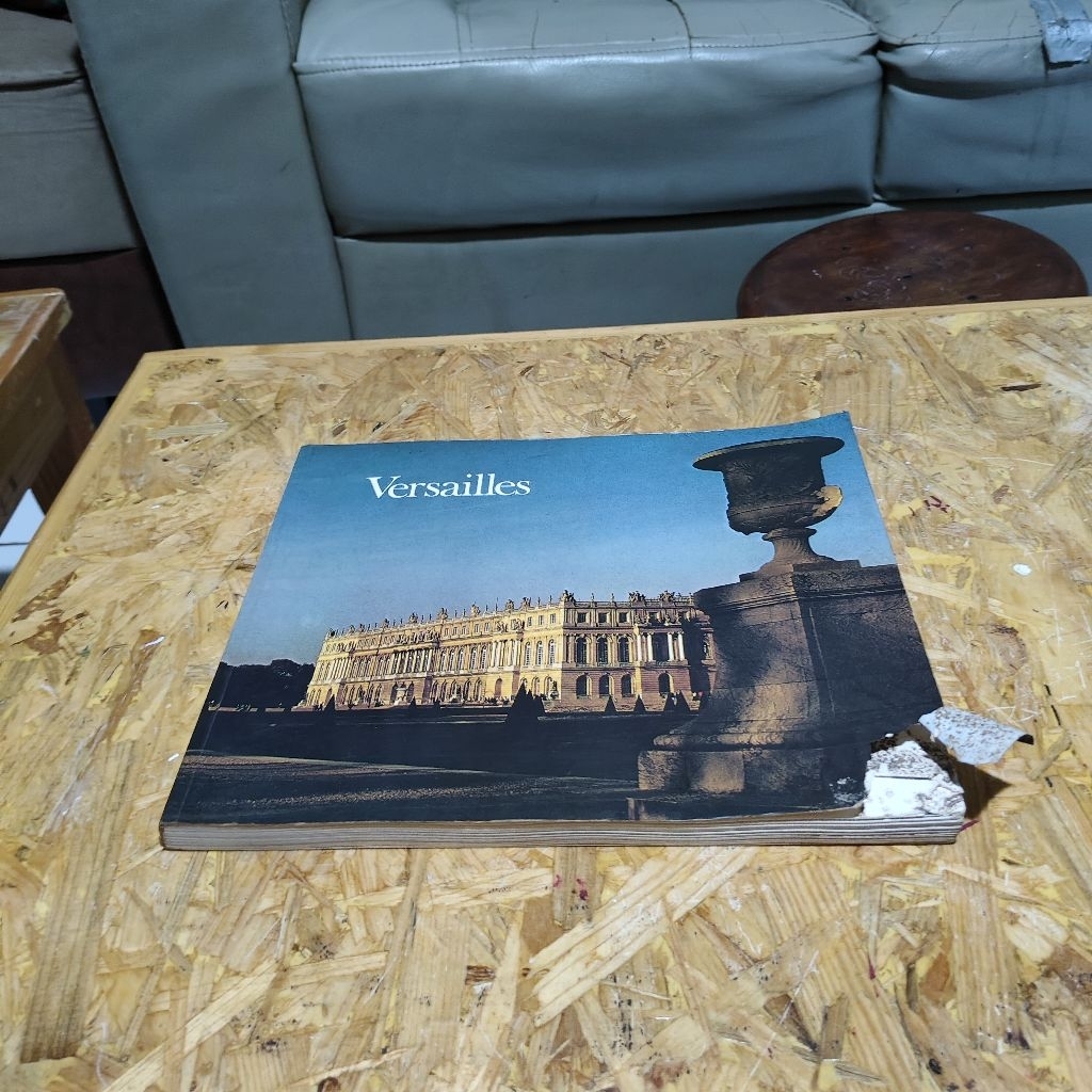 Buku Versailes Jacques Dubois