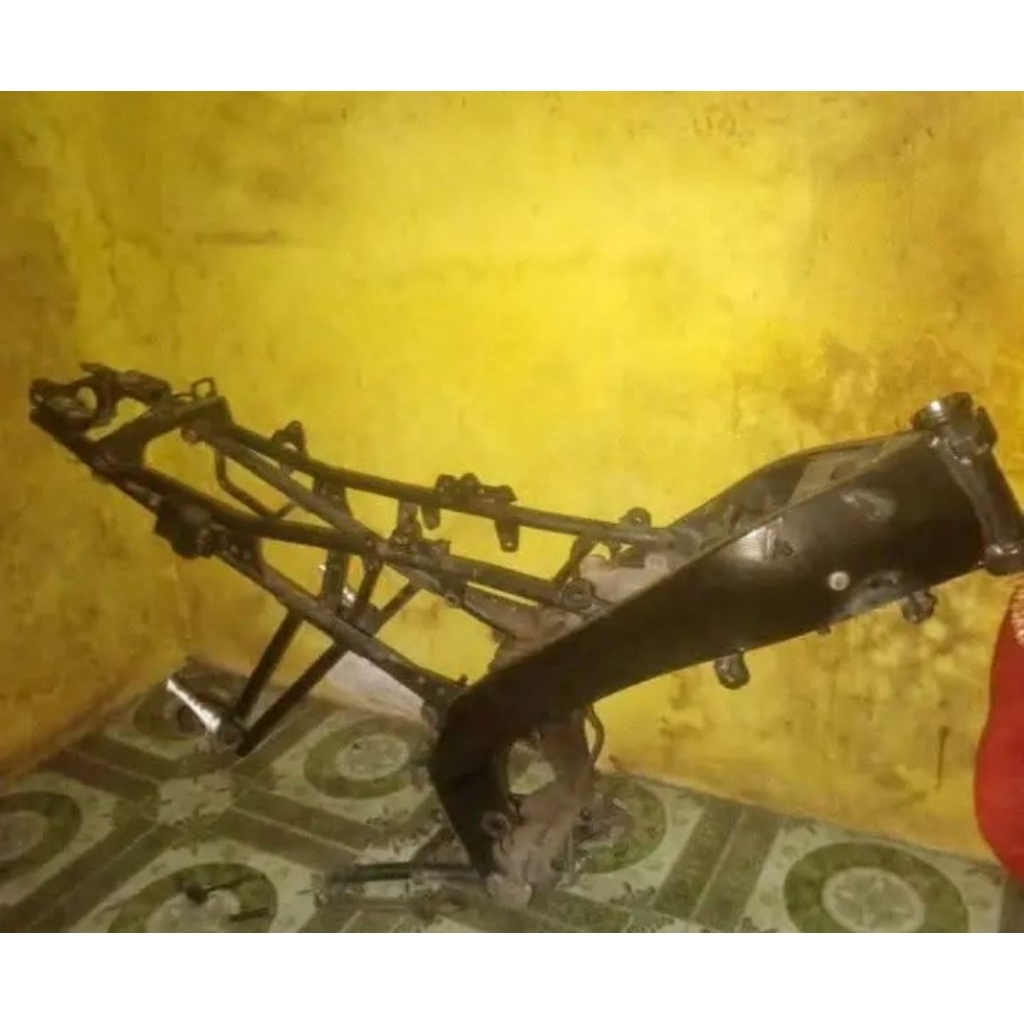 rangka Yamaha Vixion old barang asli original copotan masih bagus,,