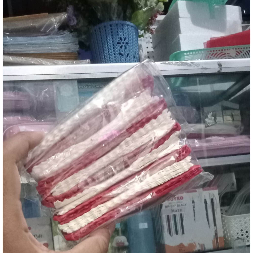 

Kertas crepe merah putih krep potongan klobot