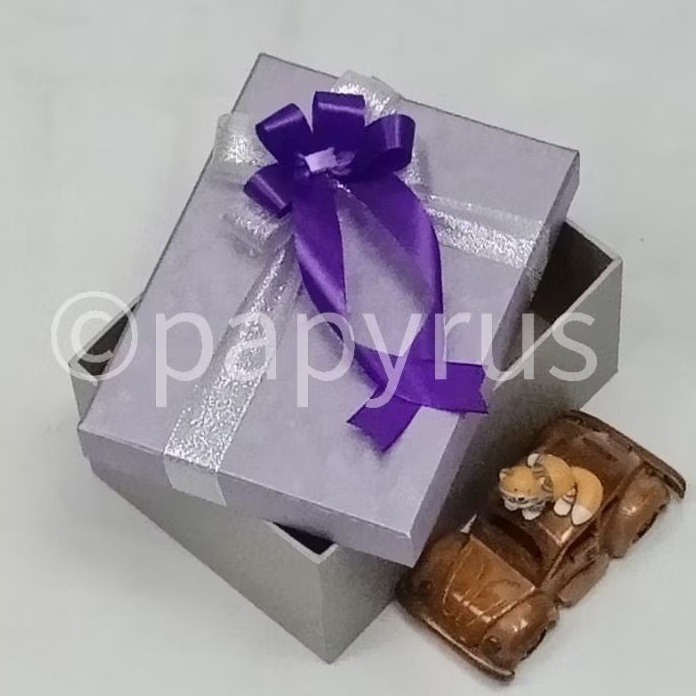 

PAPYRUS Kombinasi 15x20 Tinggi 8cm Kotak Kado Gift Box Hardbox Hampers V3