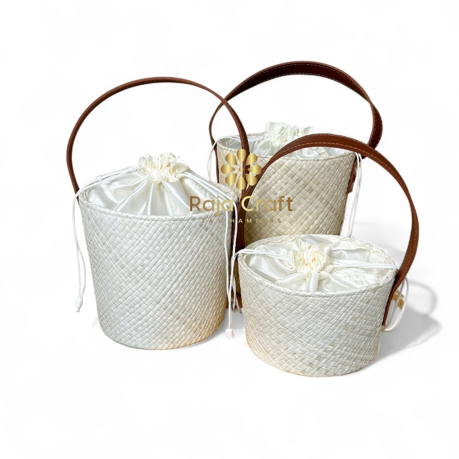 

Raja Craft Tas Hampers Tali Kulit 1 Cultural ParcelChic Tas Souvenir Terbaik