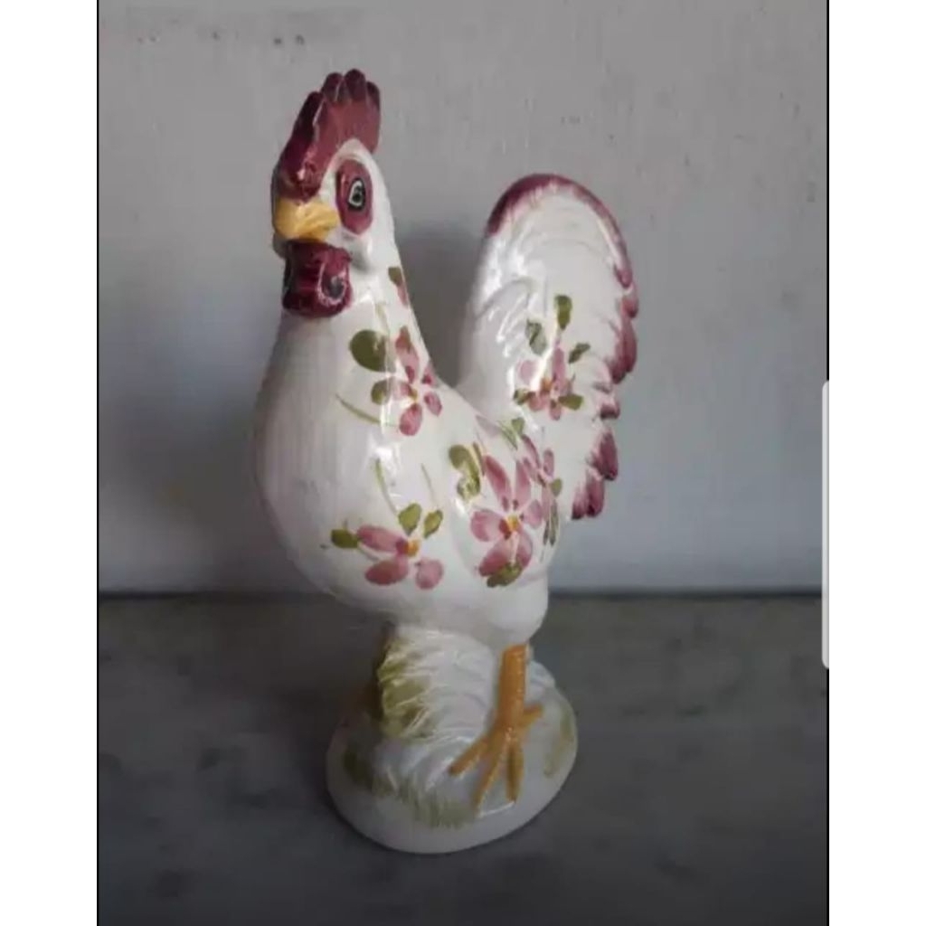 patung ayam jago antik