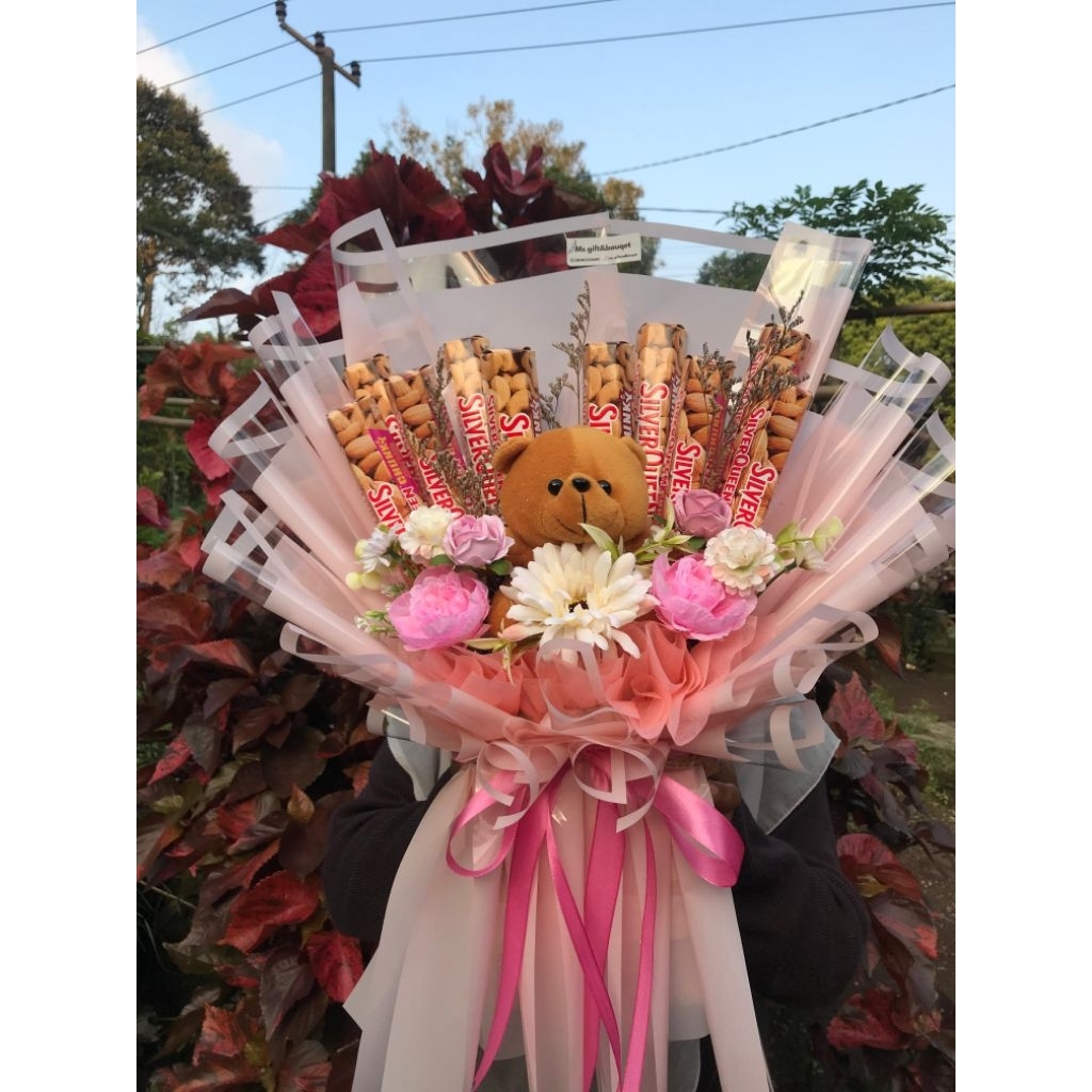 

Buket silverqueen|buket cokelat|buket boneka bunga|buket makanan