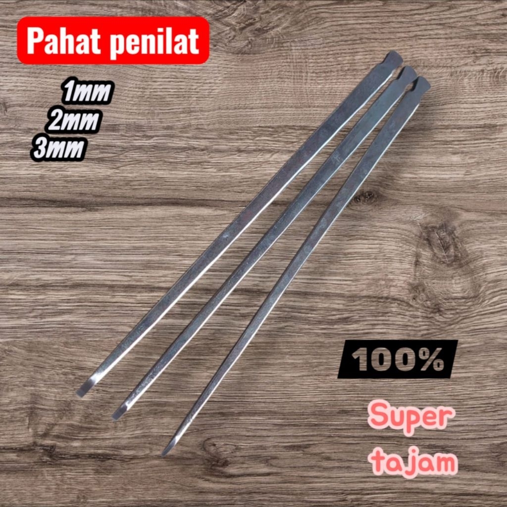 Pahat ukir kayu jenis Penilat ukuran paling kecil