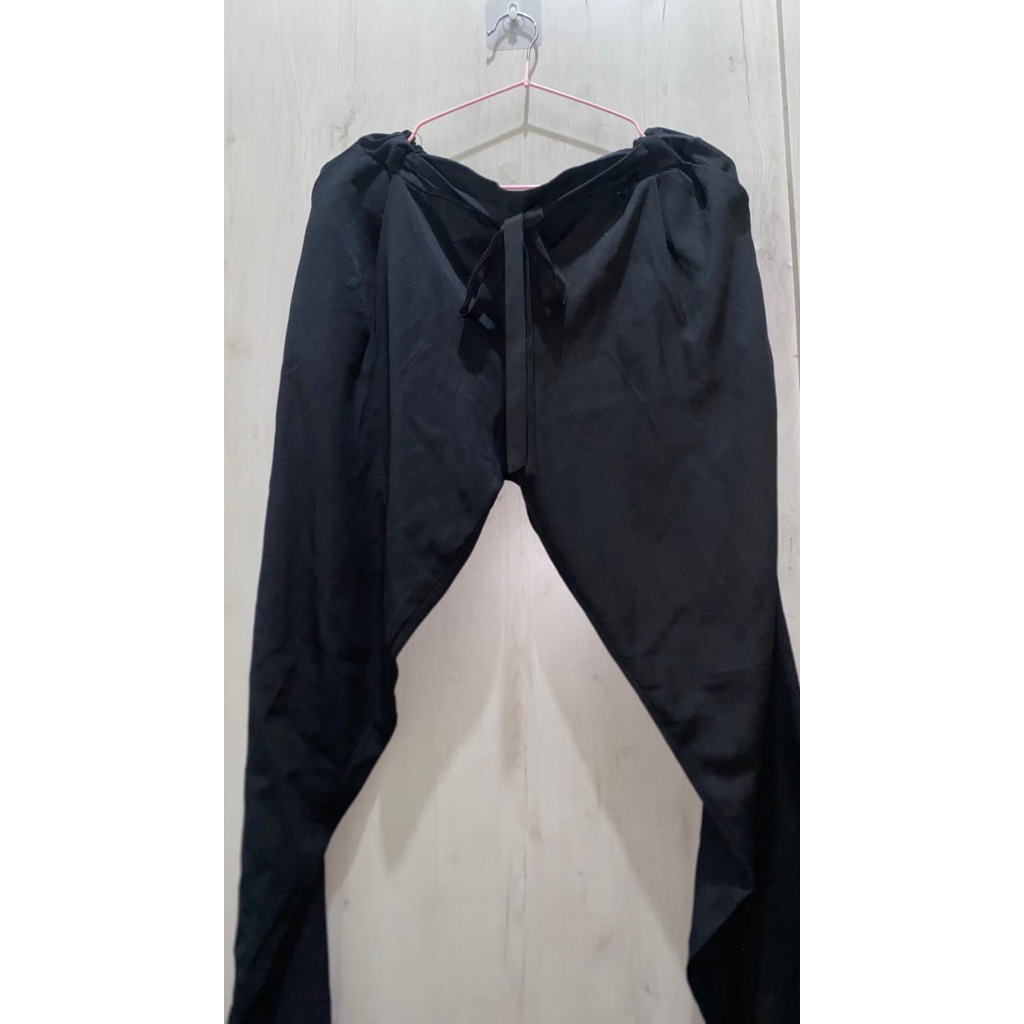 preloved celana hitam