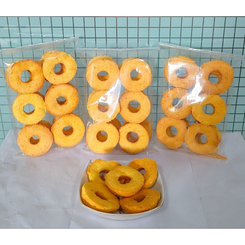 

[PROMO BELI 1 BONUS 1] Dua Bintang Bolu Kering Ring / Bolu Kering Senyum / Bolu Jadul / Snack Cemilan Bolu Kering Senyum Coklat Crunchy